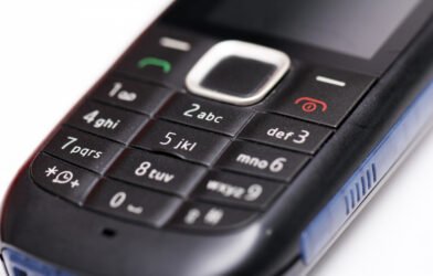 5 Basic Phones That Still Support WhatsApp